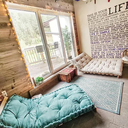 Apartment Dmg - 'funky First Floor' Unique Mountain