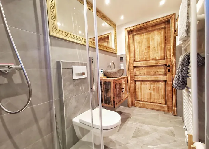 Dmg - 'funky First Floor' Unique Mountain *