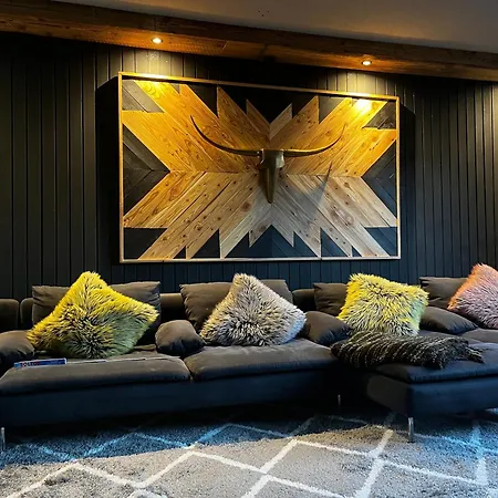 Dmg - 'funky First Floor' Unique Mountain Daire