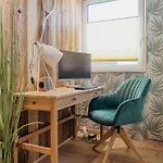 Mountain Getaway - Funky First Floor Apartament *