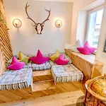 Apartament Mountain Getaway - Funky First Floor Fulpmes