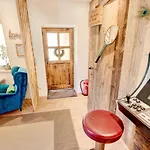 Apartament Mountain Getaway - Funky First Floor *