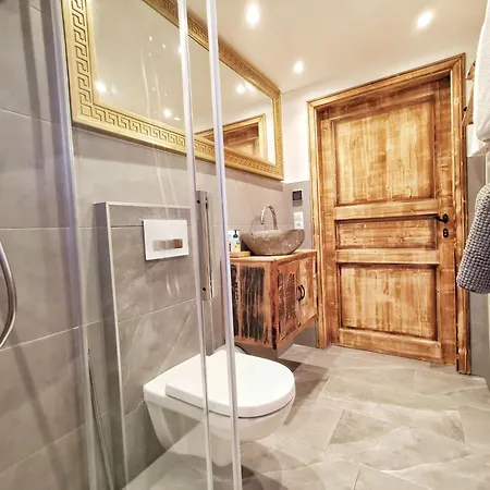 Dmg - 'funky First Floor' Unique Mountain *